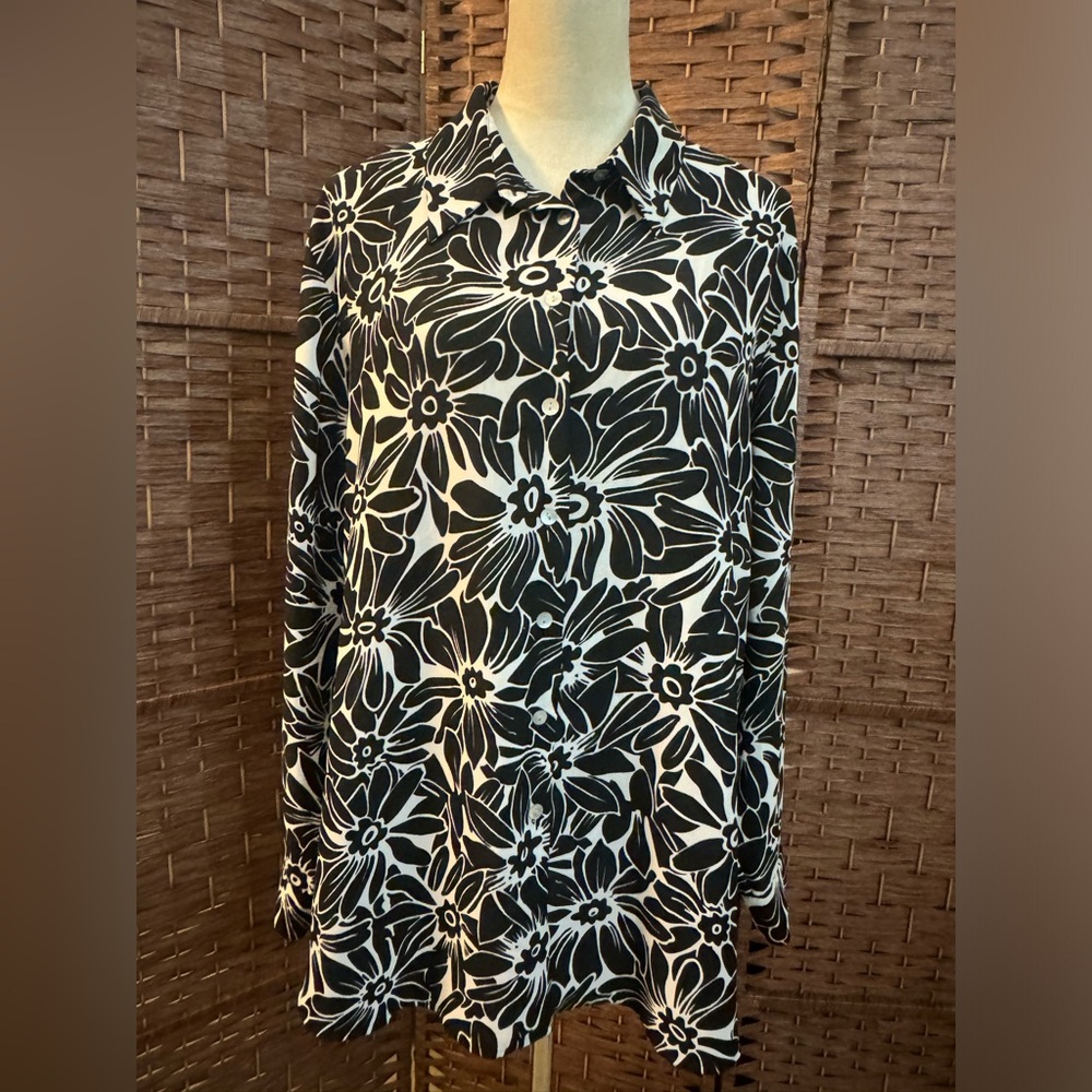 August Max Woman Long Sleeve Pearl Shell Button Up Blouse Black white XL 1X